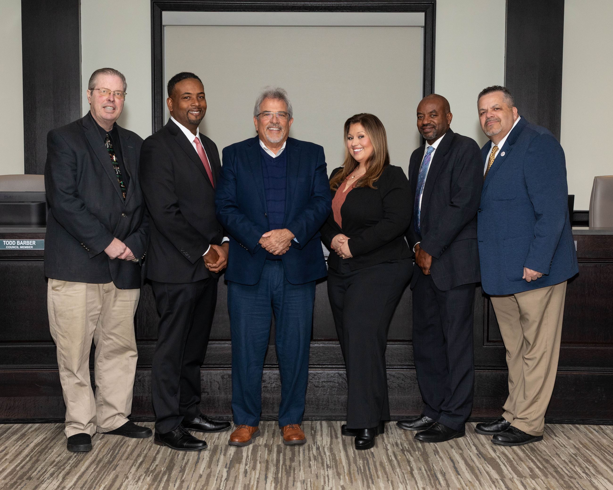 Councilmembers Barber & McIntyre, Mayor Cohn, Councilmembers Buchaluk, Alsobrooks, & Amburgey